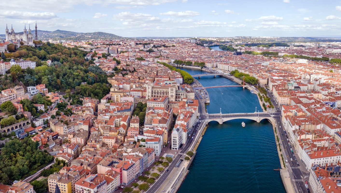 header picture of tour Secrets in White and Green