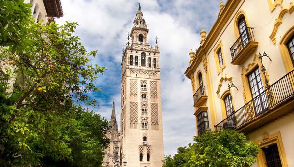 Seville: Giralda .