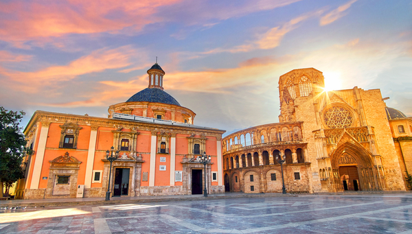 Square of the Virgin in Valencia.

